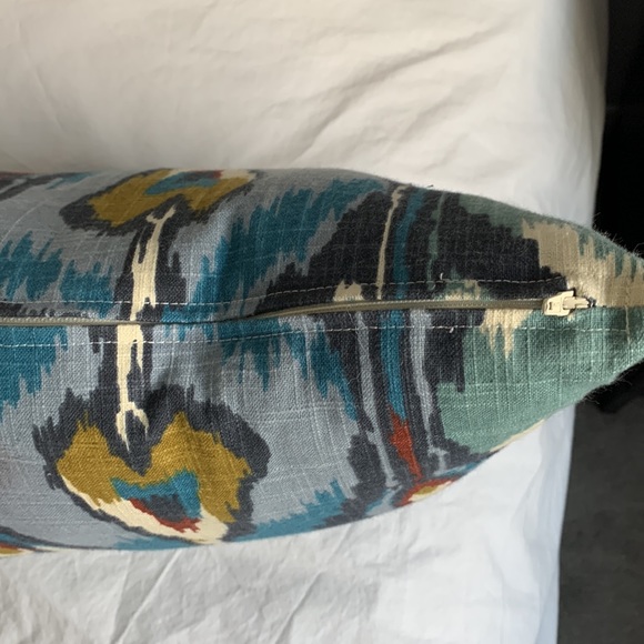 Ikat print lumbar pillow - Picture 3 of 3